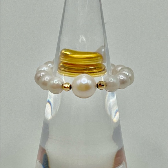 ❣️ Japan 18K Real Yellow Gold Ring Baby Akoya Pearl Stretchable ❣️ - Picture 1 of 6